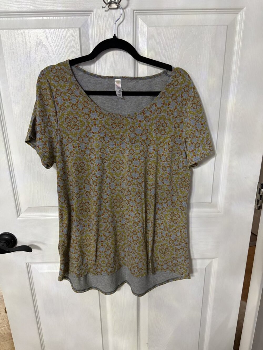 LuLaRoe Short Sleeve Tunic & Classic T-Shirt Bundle Of 3 Size XL